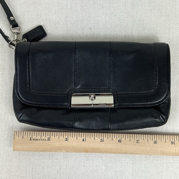 Vintage Coach Wristlet Black Leather Blue Lining Silver Tone Hardware Classic - Picture 2 of 8
